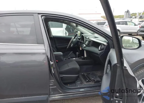 2018 Toyota Rav4 Xle z USA, uszkodzony, nr VIN 2T3RFREV4JW801543